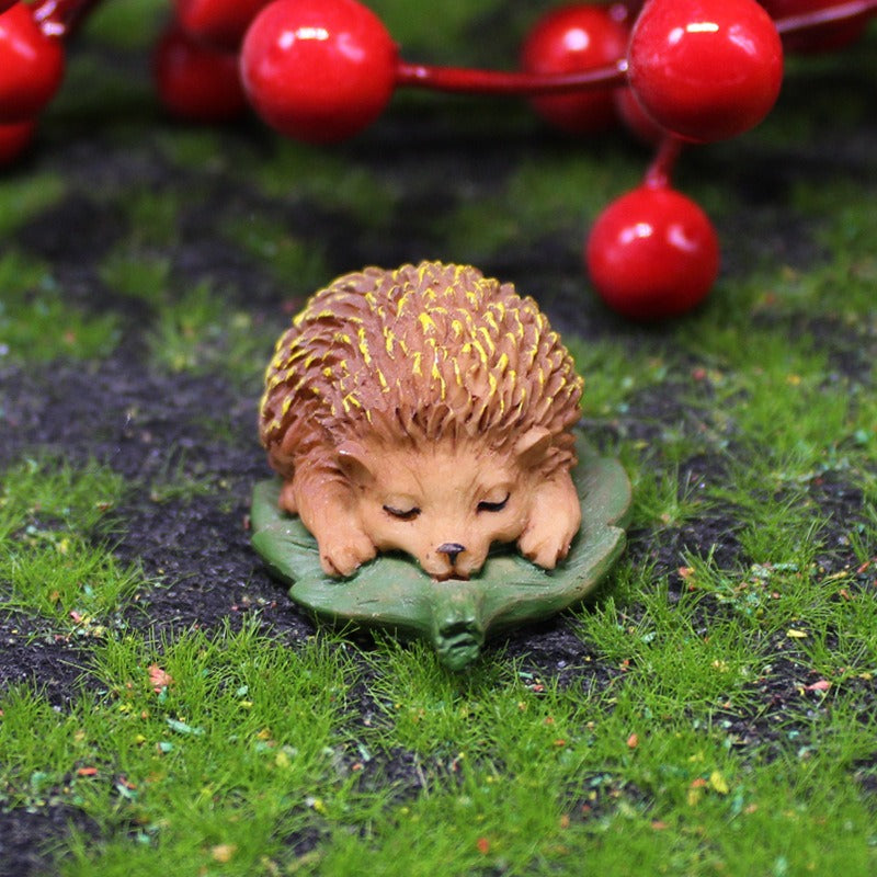 Cute simulation of small hedgehog animal decorations with micro landscape garden resin