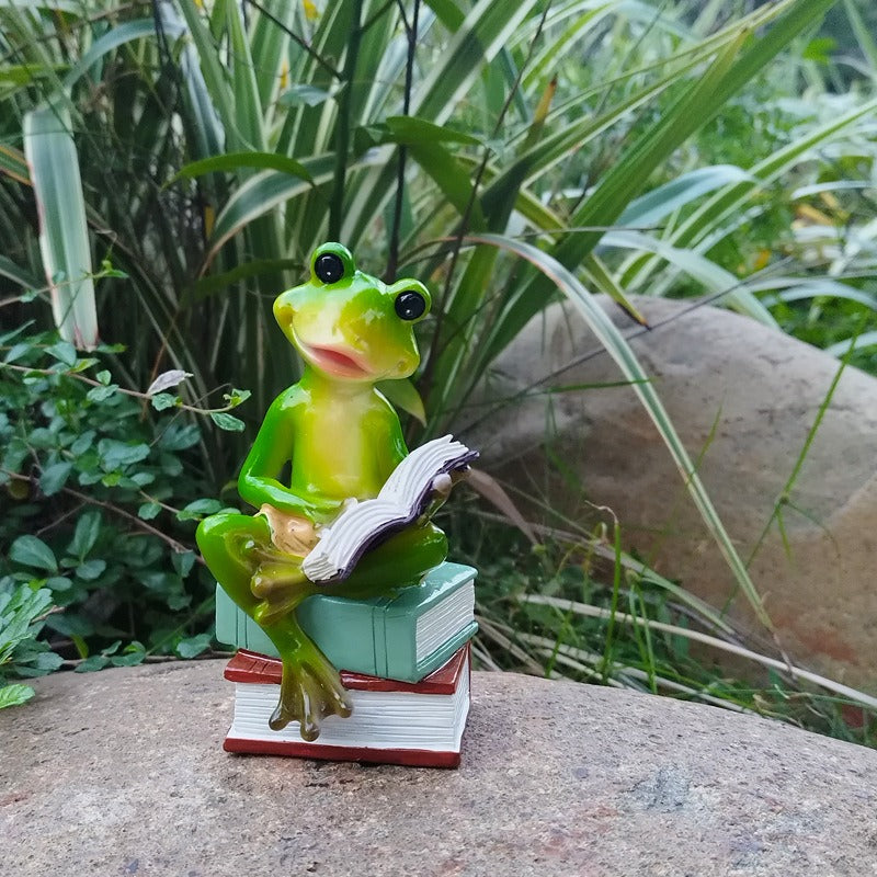 Reading Frog Desktop Courtyard Garden Decoration