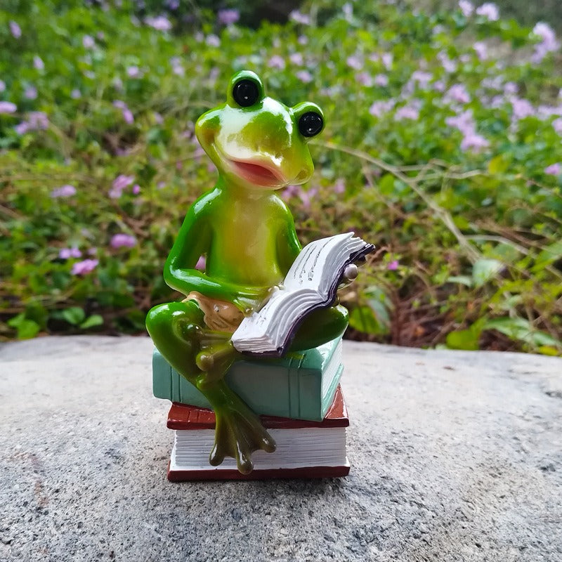 Reading Frog Desktop Courtyard Garden Decoration