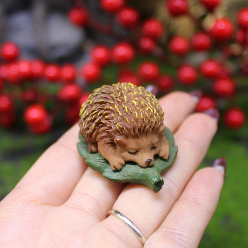 Cute simulation of small hedgehog animal decorations with micro landscape garden resin