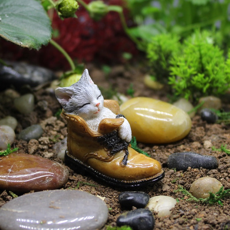 Cute Little Cat Micro Landscape Flower Pot Resin Decoration