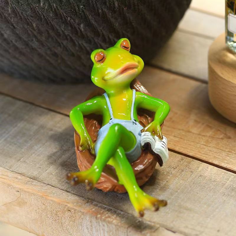 Reading Frog Desktop Courtyard Garden Decoration